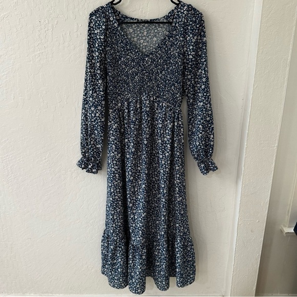 Blue Red Ditsy Floral V Neck Smocked Waist Ruffle Elastic Cuff Midi Dress - Picture 2 of 10